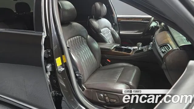 Genesis G90 2019 thumb 11