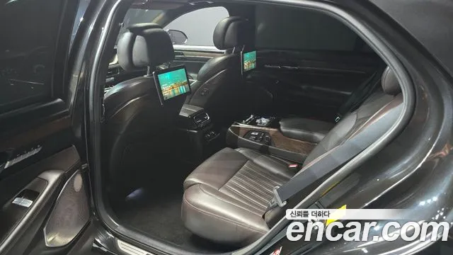 Genesis G90 2019 thumb 12