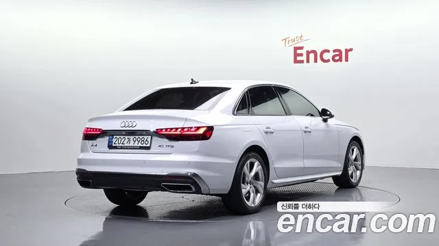 Audi A4 2021 thumb 2