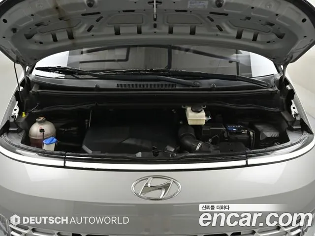 Hyundai Staria 2021 thumb 6
