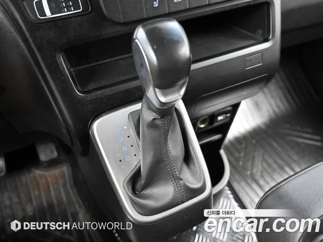 Hyundai Staria 2021 thumb 9
