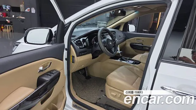 Kia Carnival 2020 thumb 10