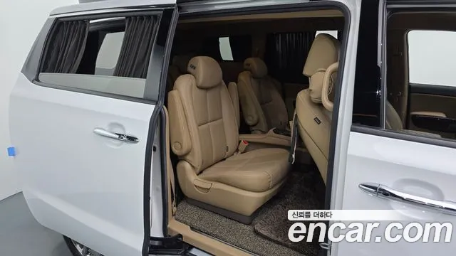 Kia Carnival 2020 thumb 12