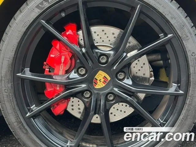 Porsche Cayman 2018 thumb 5