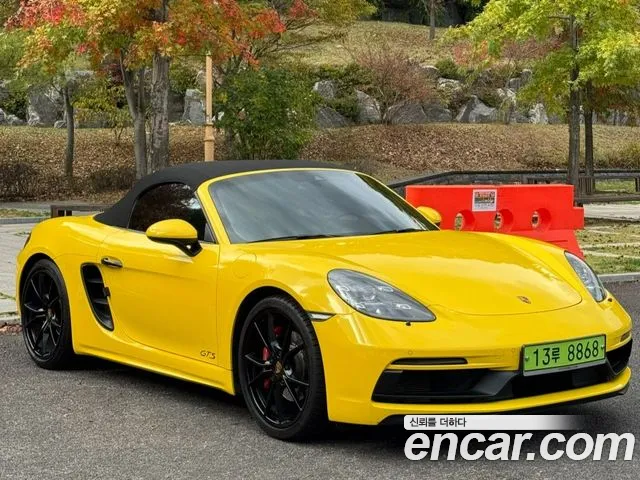 Porsche Cayman 2018 thumb 11