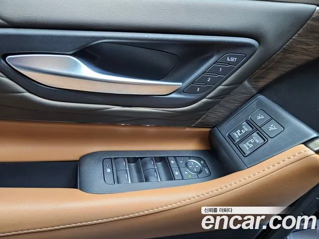 Toyota Alphard 2025 thumb 8