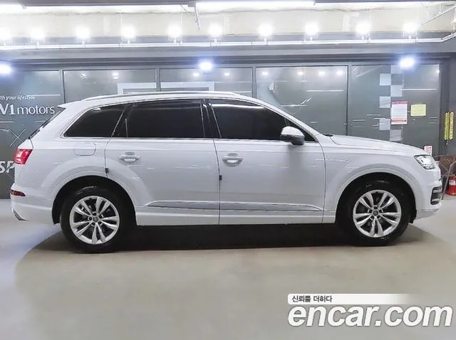 Audi Q7 2019 thumb 3