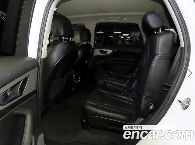 Audi Q7 2019 thumb 7