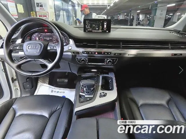 Audi Q7 2019 thumb 10