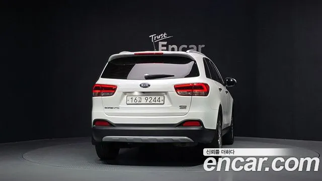 Kia Sorento 2017 thumb 4