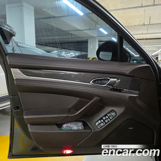Porsche Panamera 2014 thumb 9