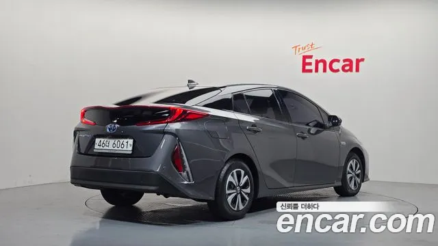 Toyota Prius 2017 thumb 2
