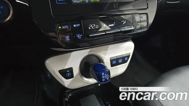 Toyota Prius 2017 thumb 9