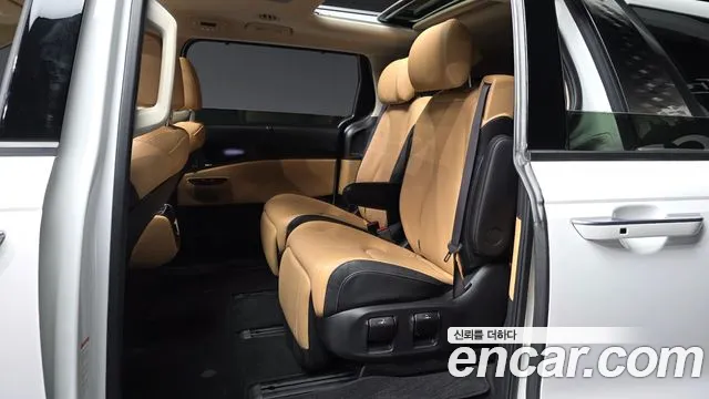 Kia Carnival 2022 thumb 11