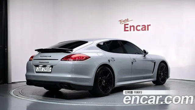 Porsche Panamera 2012 thumb 2