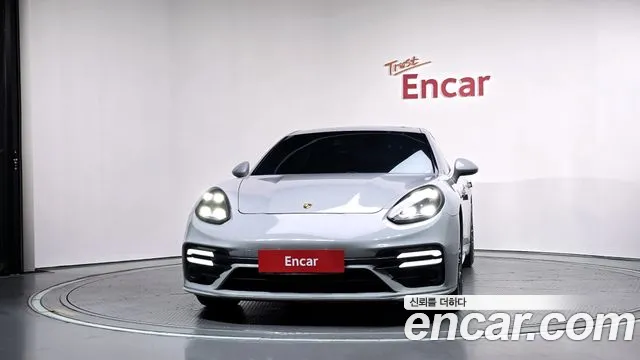 Porsche Panamera 2012 thumb 3
