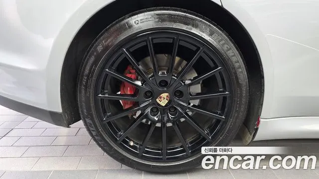 Porsche Panamera 2012 thumb 5