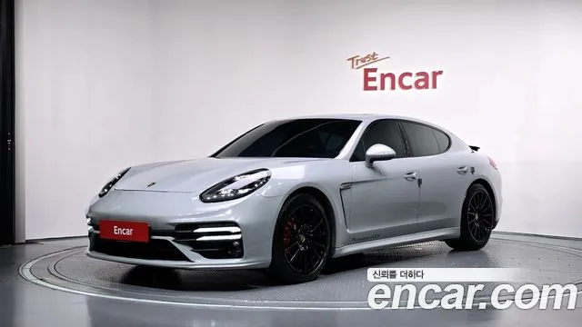 Porsche Panamera 2012 thumb 11