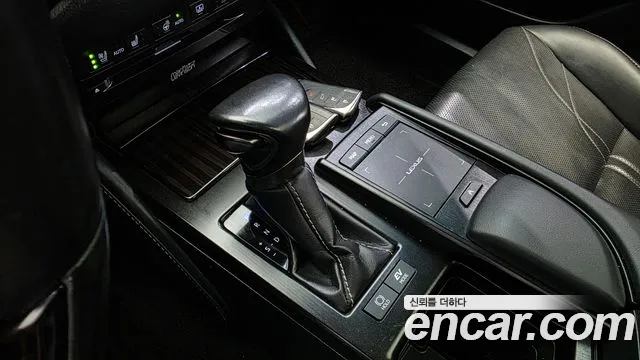 Lexus ES 2021 thumb 9