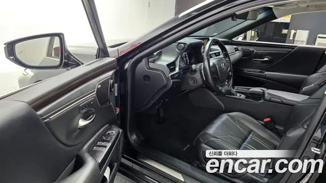 Lexus ES 2021 thumb 10
