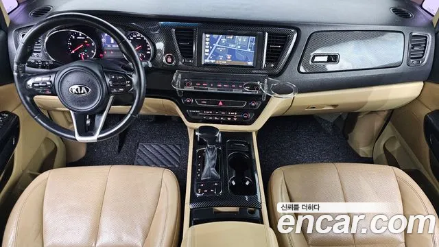 Kia Carnival 2017 thumb 7