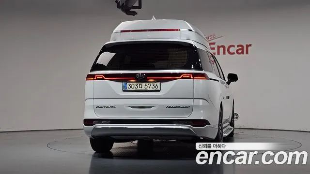 Kia Carnival 2021 thumb 3