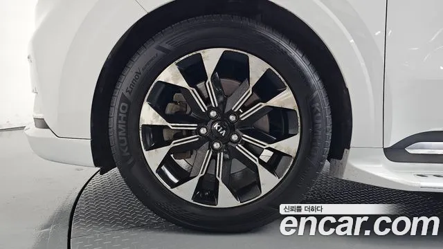 Kia Carnival 2021 thumb 4