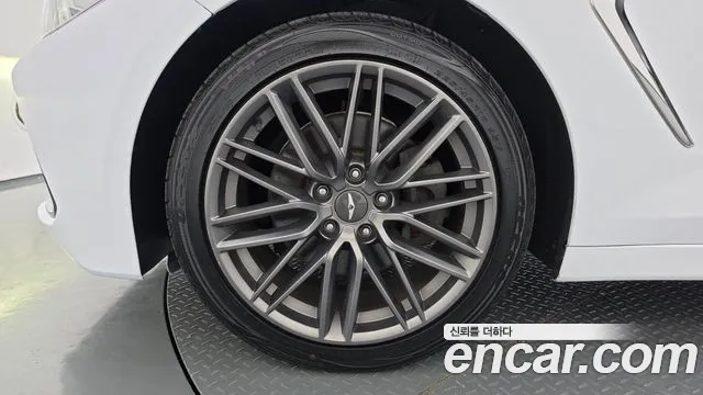 Genesis G70 2018 thumb 5
