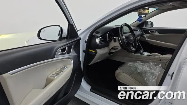 Genesis G70 2018 thumb 10