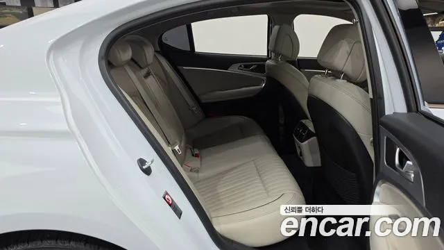 Genesis G70 2018 thumb 12