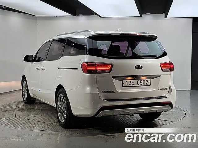Kia Carnival 2016 thumb 3