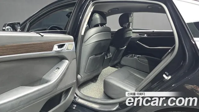 Genesis G80 2016 thumb 11