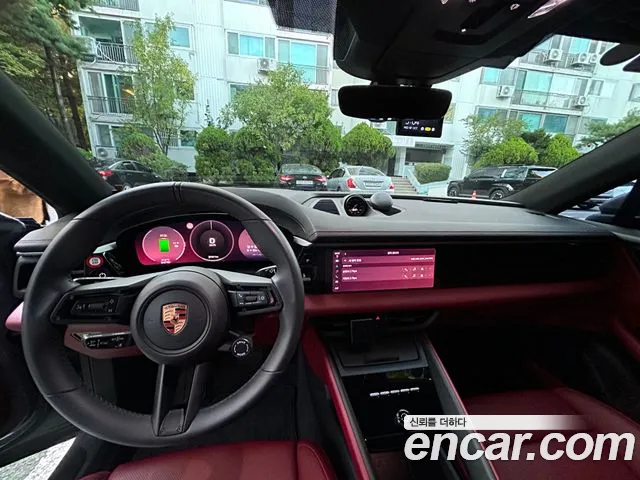 Porsche Macan 2024 thumb 3