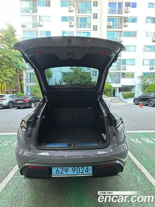 Porsche Macan 2024 thumb 4