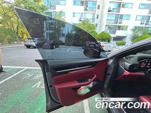 Porsche Macan 2024 thumb 10