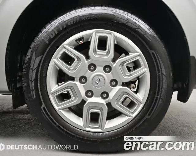 Hyundai Staria 2023 thumb 5