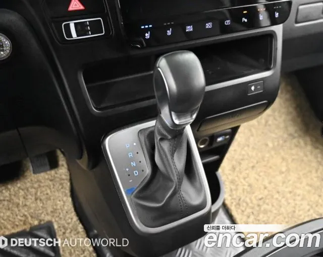 Hyundai Staria 2023 thumb 9