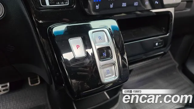 Hyundai Staria 2021 thumb 9