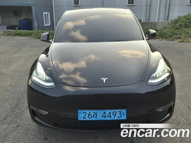 Tesla Model Y 2021 thumb 3