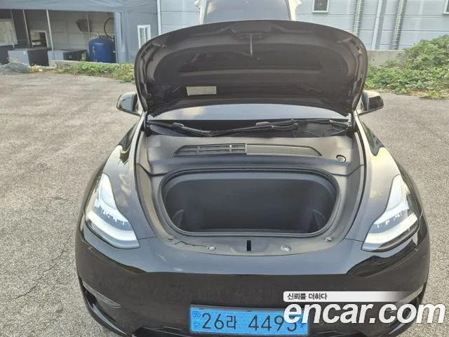 Tesla Model Y 2021 thumb 6