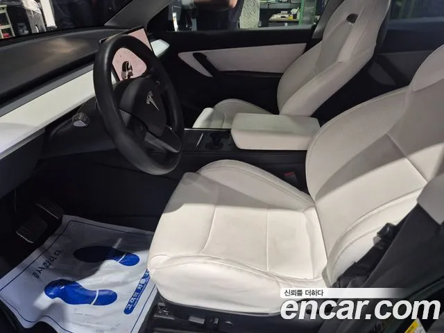 Tesla Model Y 2021 thumb 10