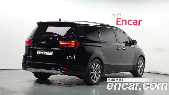 Kia Carnival 2018 thumb 2