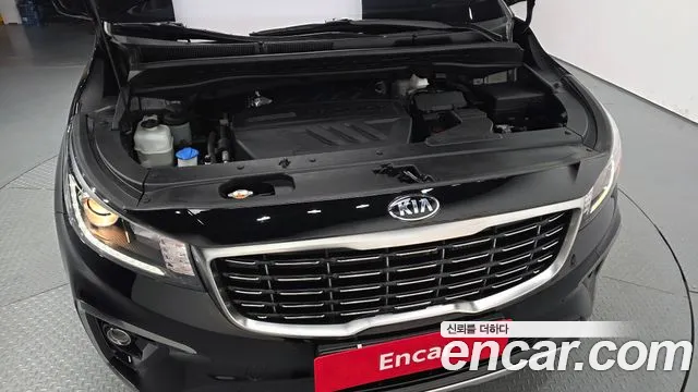 Kia Carnival 2018 thumb 6