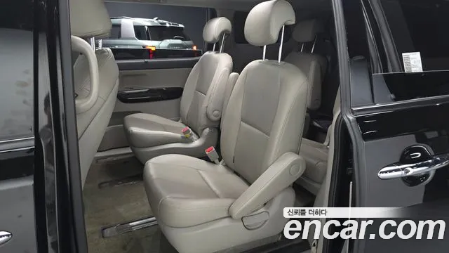 Kia Carnival 2018 thumb 12
