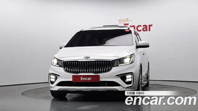 Kia Carnival 2019 thumb 3