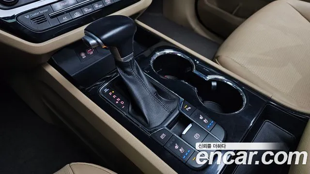 Kia Carnival 2019 thumb 9