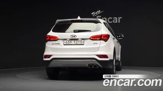 Hyundai Santa Fe 2017 thumb 3