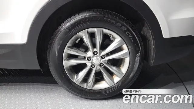 Hyundai Santa Fe 2017 thumb 4