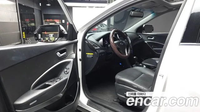 Hyundai Santa Fe 2017 thumb 9