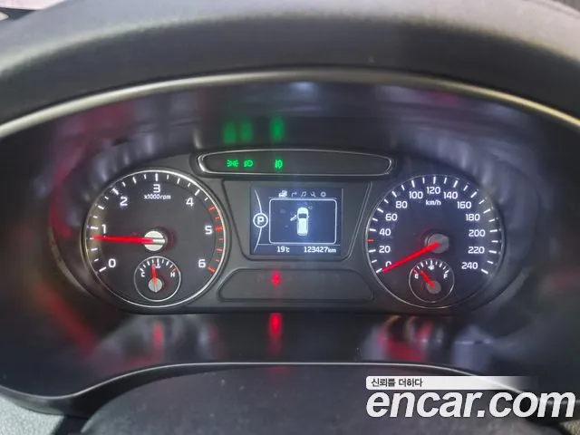Kia Sorento 2017 thumb 8